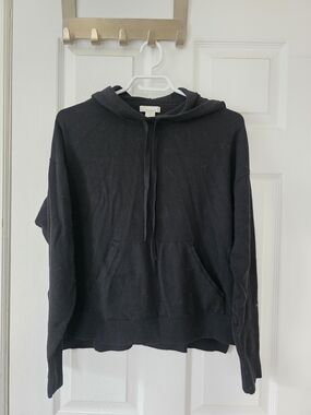 Basic Women's Hooded Sweater | SZ Medium